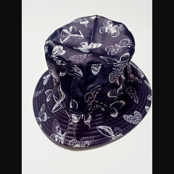 Petal and Peacocks Butterflies Black and White Bucket Hat NWT - Picture 7 of 10